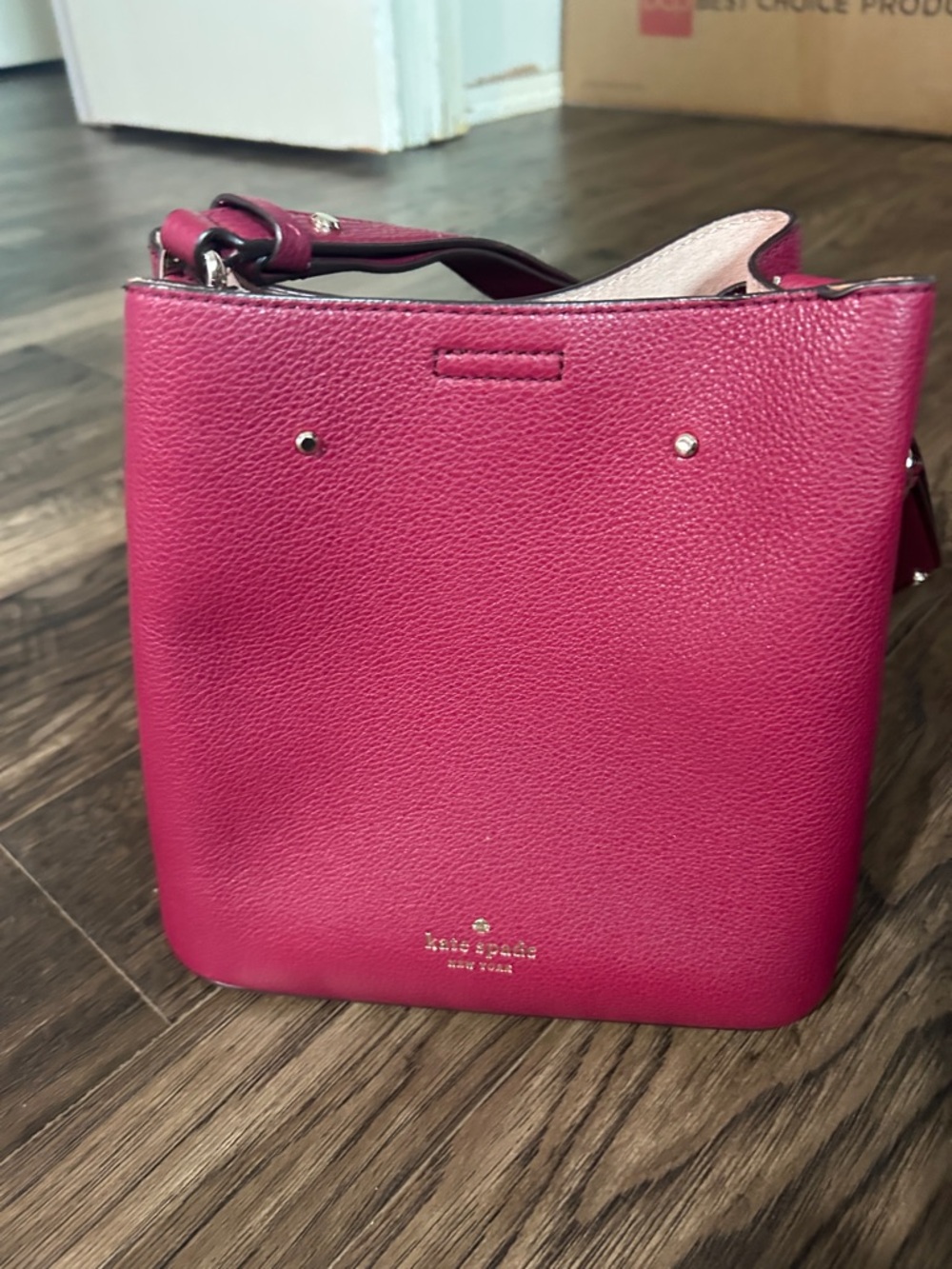 kate spade fuchsia pink pebbled leather crossbody bucket bag